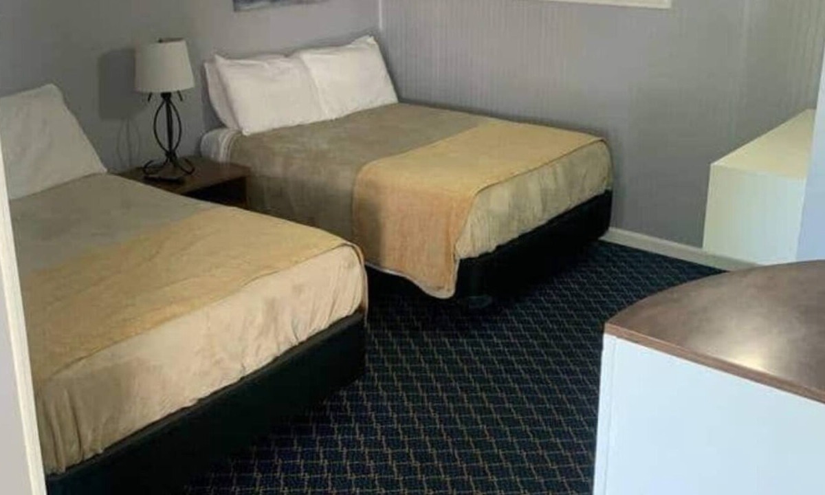 Mountain Home House | Suite 16 at The Carlton