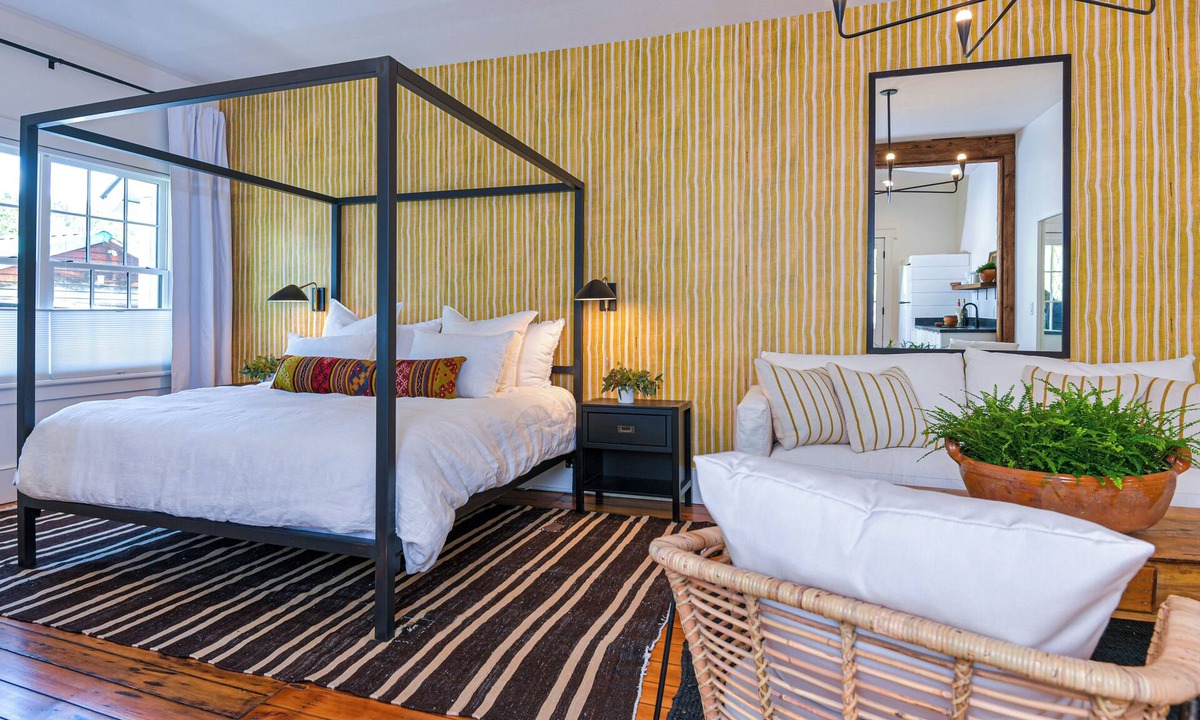 Jacksonville Hotel | Suite 2 at Kubli Haus Luxury, Style & Location, 1 block to Britt