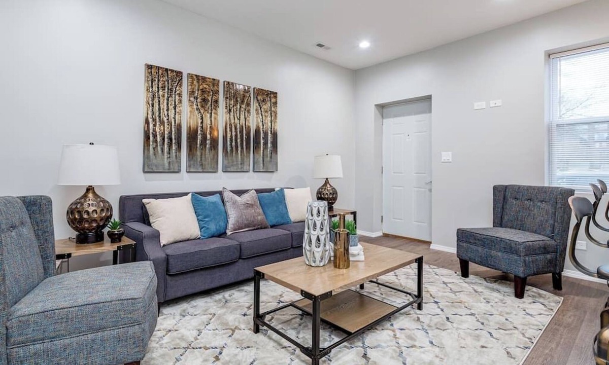 Wrightwood Neighbors Apartment | Suite 2 on Southport 4 Queen Beds