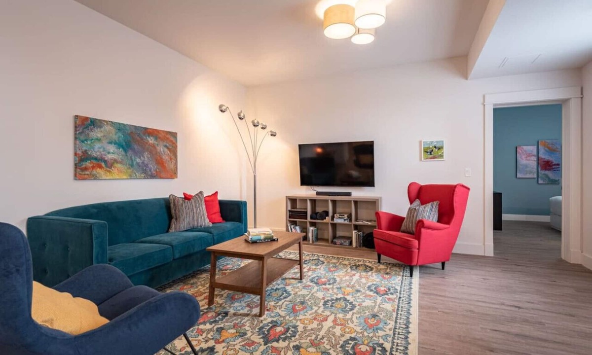Wolfville Apartment | Suite 202 - 470 Main