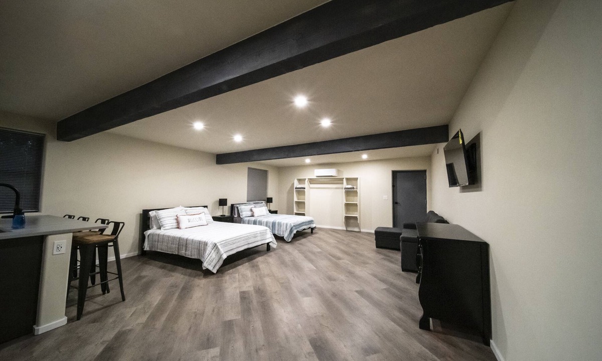 Sonoita Apartment | Suite 3 is nestled between Dos Cabezas winery and the Ranch House Tavern.