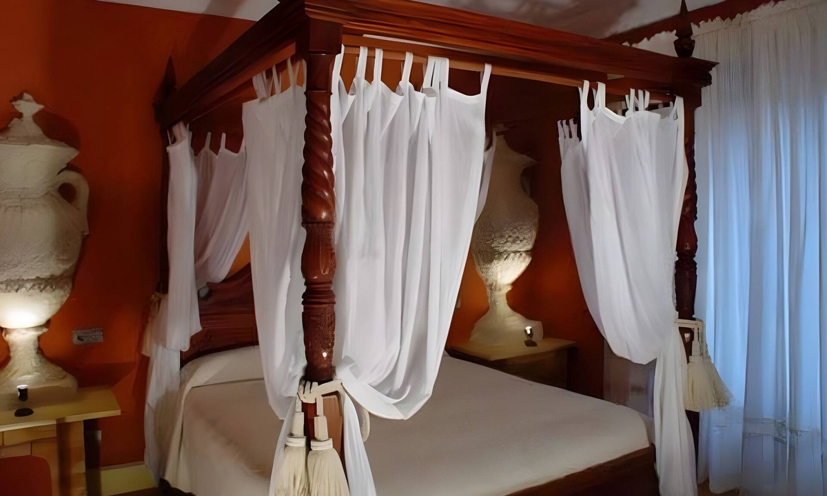 Ocenilla Apartment | Suite 3 with Mountain Views, Shared Terrace, and Wi-Fi