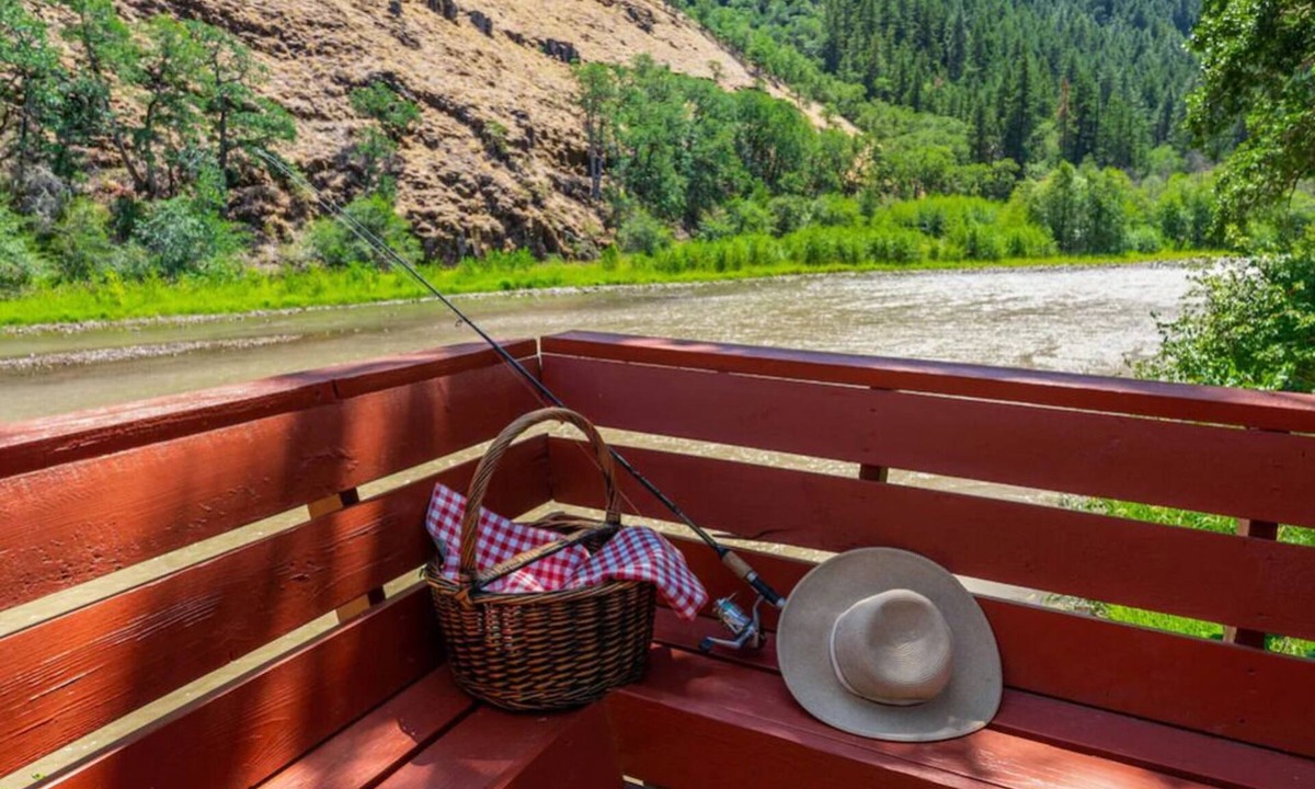 Klickitat Apartment | Suite #4 - Klickitat River Inn