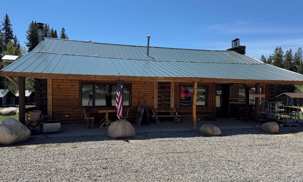Ten Sleep Cabin | Suite 5 at Deer Haven Lodge - Riverside Retreat! Relax in Ten Sleep!