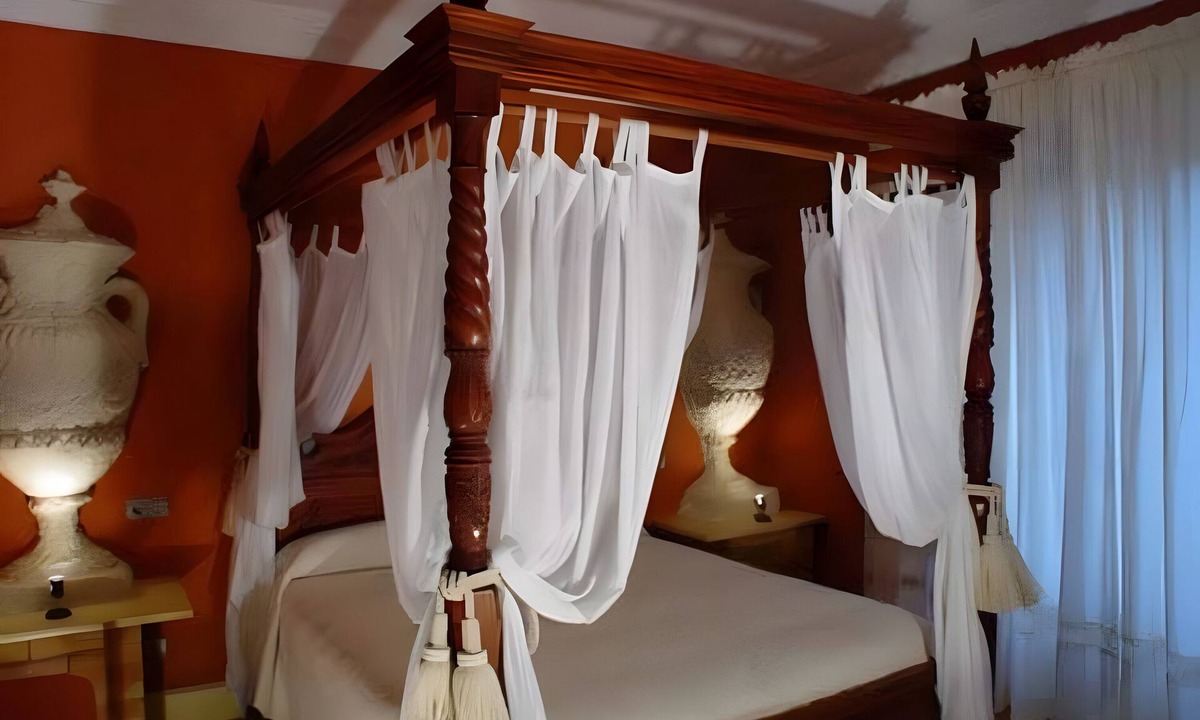 Ocenilla Apartment | Suite 6 with Mountain Views, Shared Terrace, and Wi-Fi
