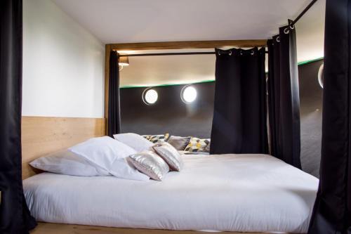 Trevoux Bed & Breakfast | Suite atypique, jacuzzi & Piscine