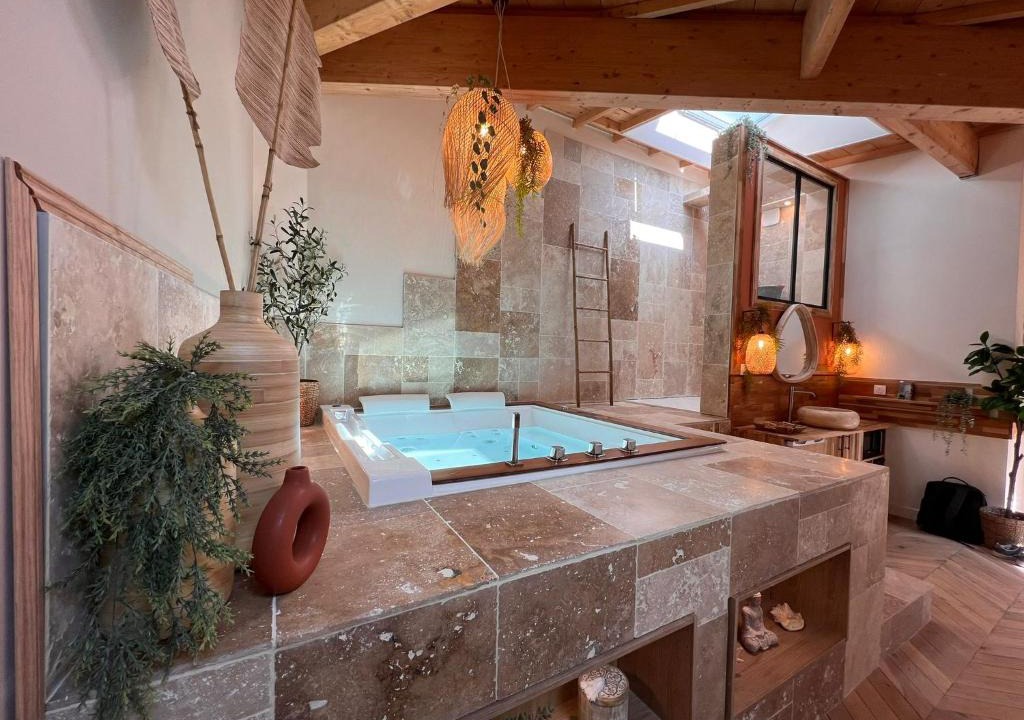 Downtown Angers Bed & Breakfast | Suite Bali Les Petits Plaisirs