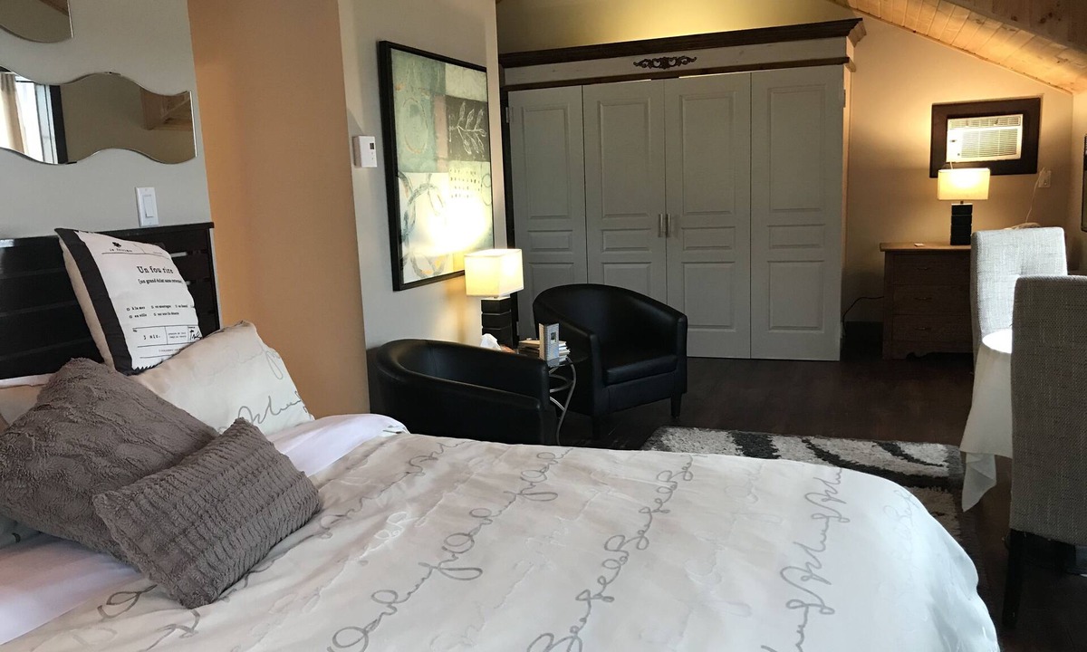 Saint-Boniface Apartment | Suite St-Maurice, private spa