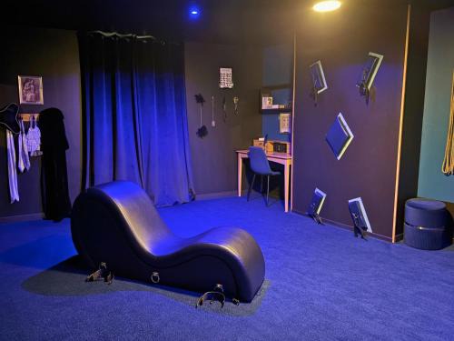 Sainte-Pezenne Apartment | Suite Casanova avec SPA & Escape Love Game - Doux Bleu Jeux
