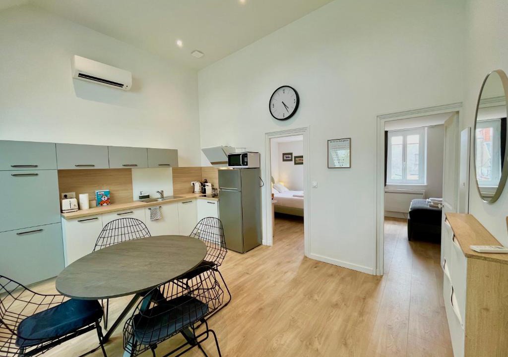 Hincmar Apartment | Suite Clovis 7