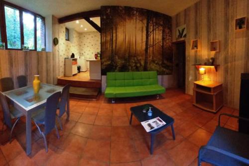 Agonges Apartment | Suite dans le jardin du Château