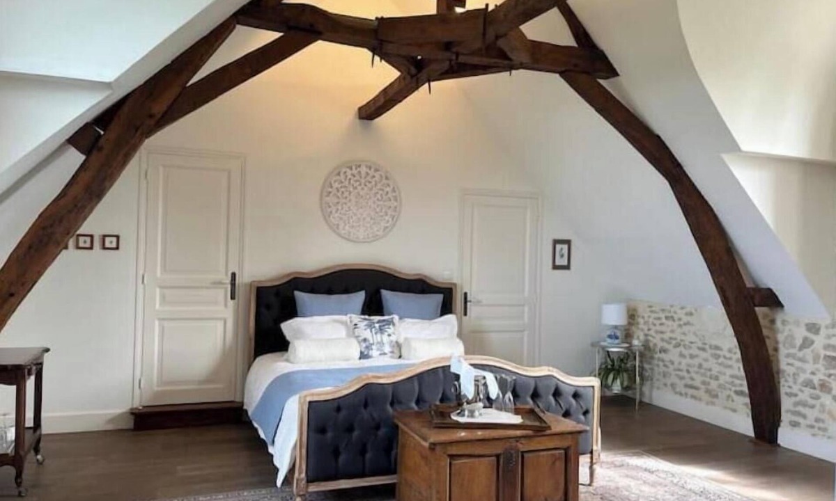 Lureuil Bed & Breakfast | Suite du Ciel – Luxurious Château Escape with Panoramic Views
