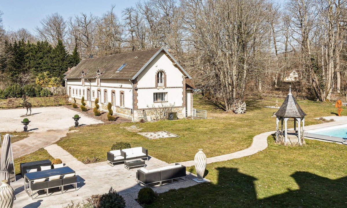 Gien House | Suite Frênes avec piscine