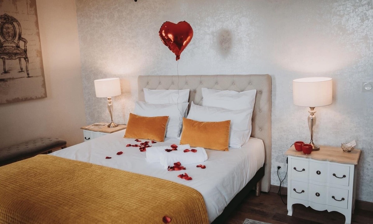 Sainte-Honorine-de-Ducy House | Suite colette with garden view