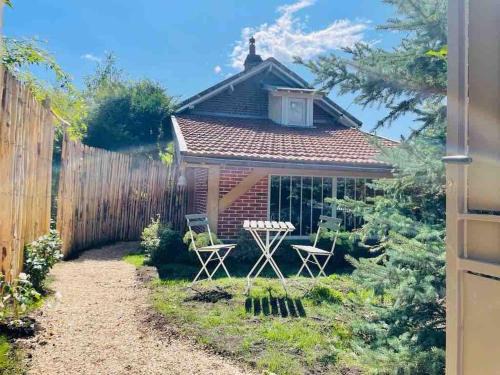 Senlis Apartment | Suite Garden by La Boîte En Plus