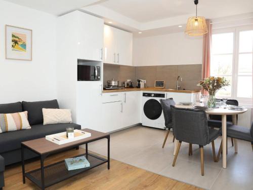 Gouvieux Apartment | Suite Jockey Stable by La Boîte En Plus