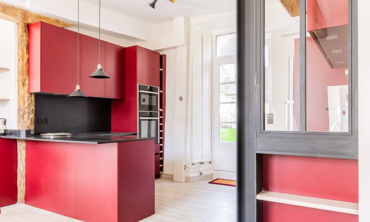 Villiers-le-Bacle Bed & Breakfast | SUITE L'AVENUE