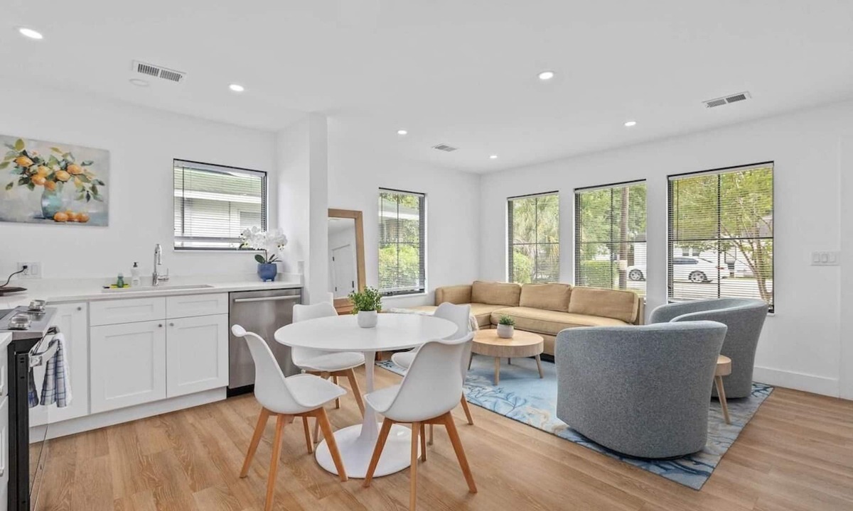 West Ashley House | Suite Magnolia-Hot Tub-Pet Friendly, Mins 2 DT