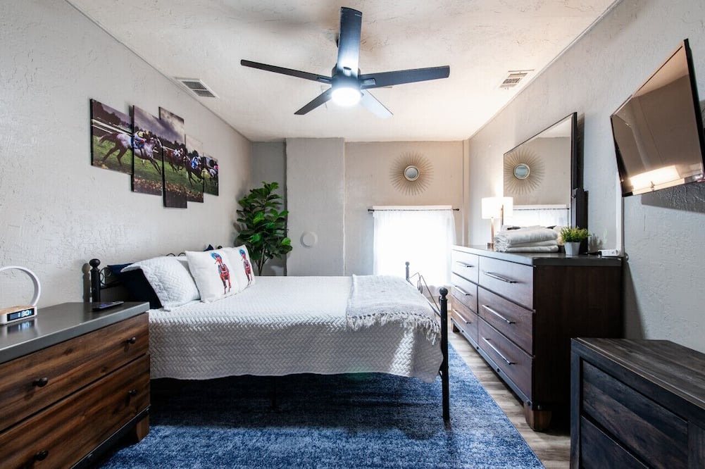 Smoketown Jackson Apartment | Suite near downtown Louisville, KY · Suite XII