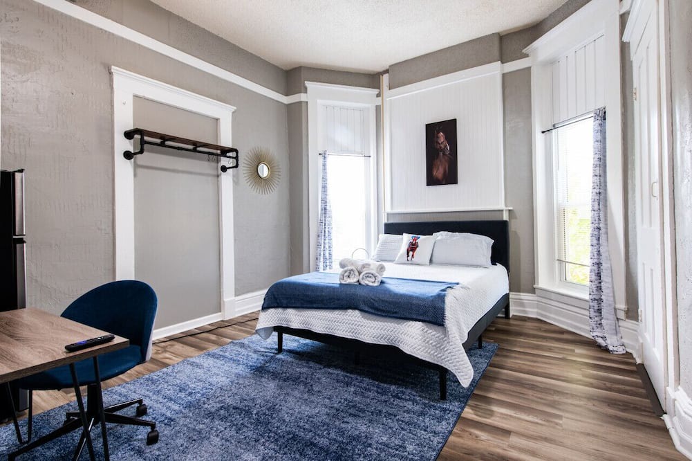 Smoketown Jackson Apartment | Suite near downtown Louisville, KY · Suite VI