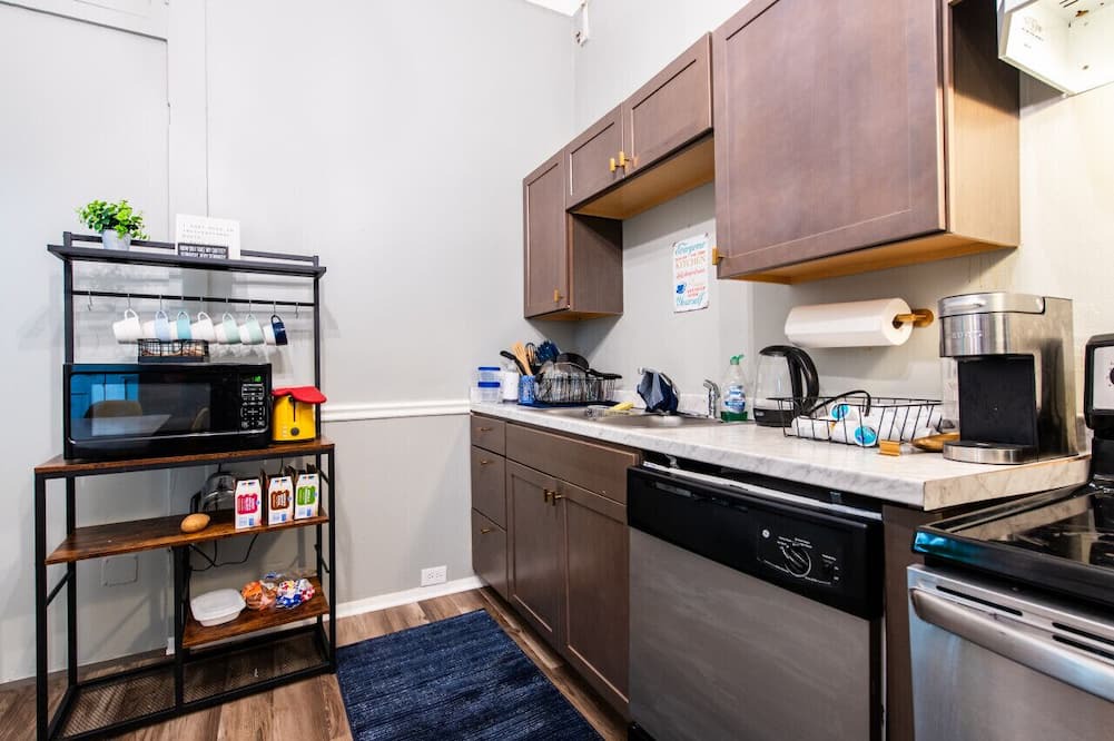 Smoketown Jackson Apartment | Suite near downtown Louisville, KY · Suite X