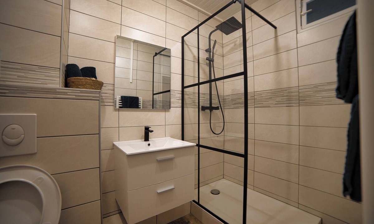 Mulhouse Apartment | Suite Pacat Private Jacuzzi & romantic getaway