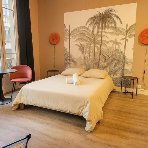 2nd Arrondissement Apartment | Suite Piano