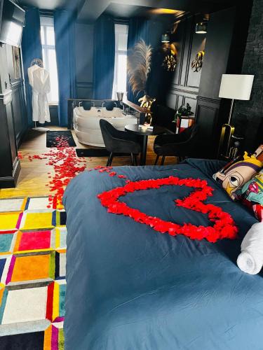 Saint-Omer Hotel | Suite Picasso Balnéo et Spa Privatif, Ambiance Arty Chic