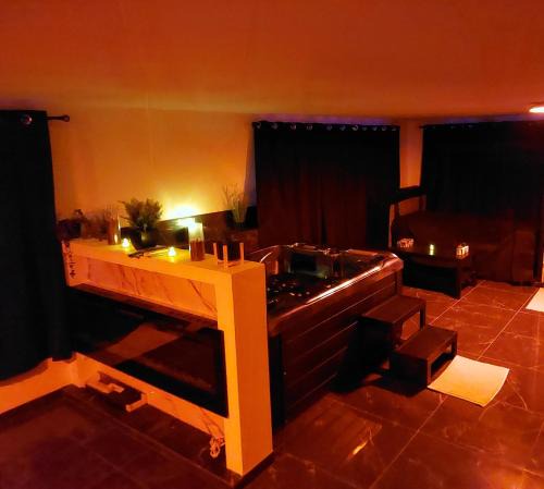Tourcoing Hotel | Suite Privée Deluxe O'Palawan Gold TOURCOING