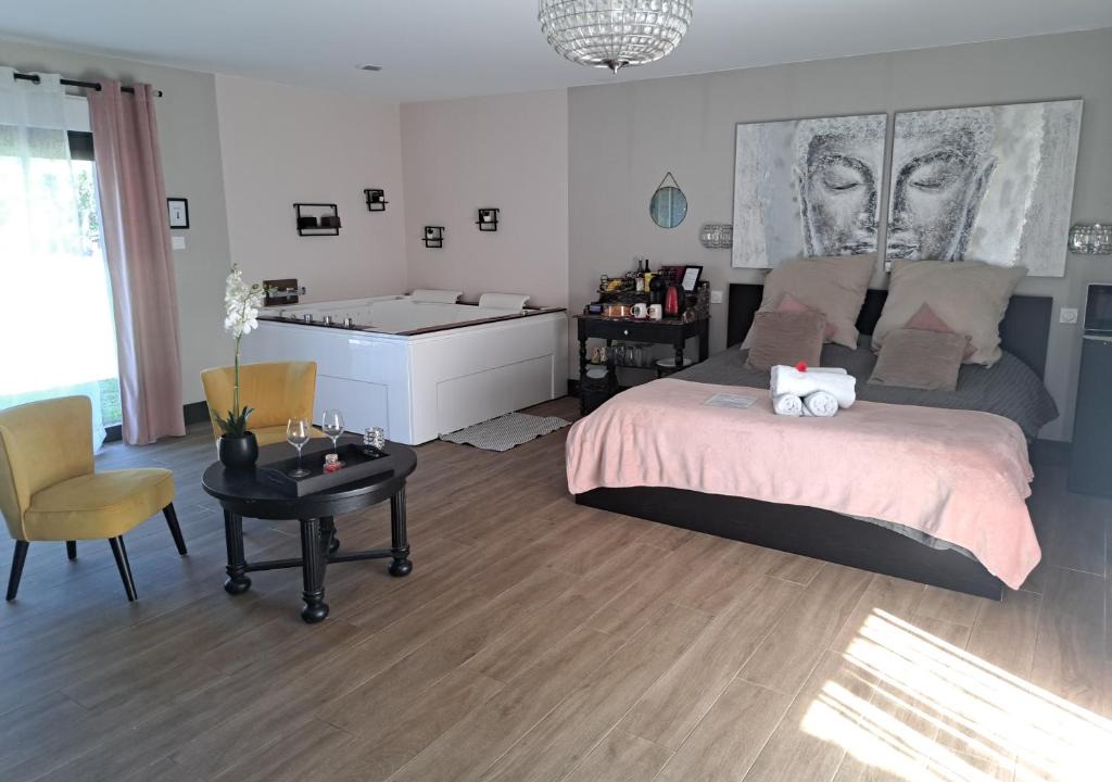 Le Barp Bed & Breakfast | Suite romantique avec jacuzzi