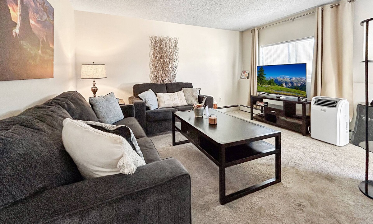 Rockrimmon Condo | "Suite Springs" - Entire 2 BR Spacious Residence