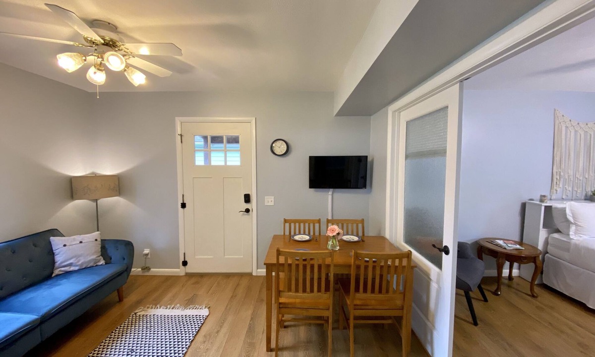 Yellow Springs House | Suite Springs