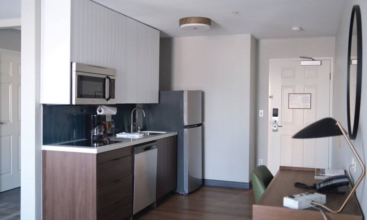 Milpitas Apartment | Suite w/Full Kitchen | Pool, Breakfast, & More