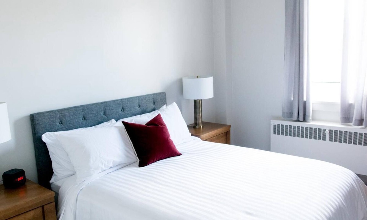 Rouyn-Noranda Apartment | Suite with closed bedroom on rue Gamble Ouest (Le Central)