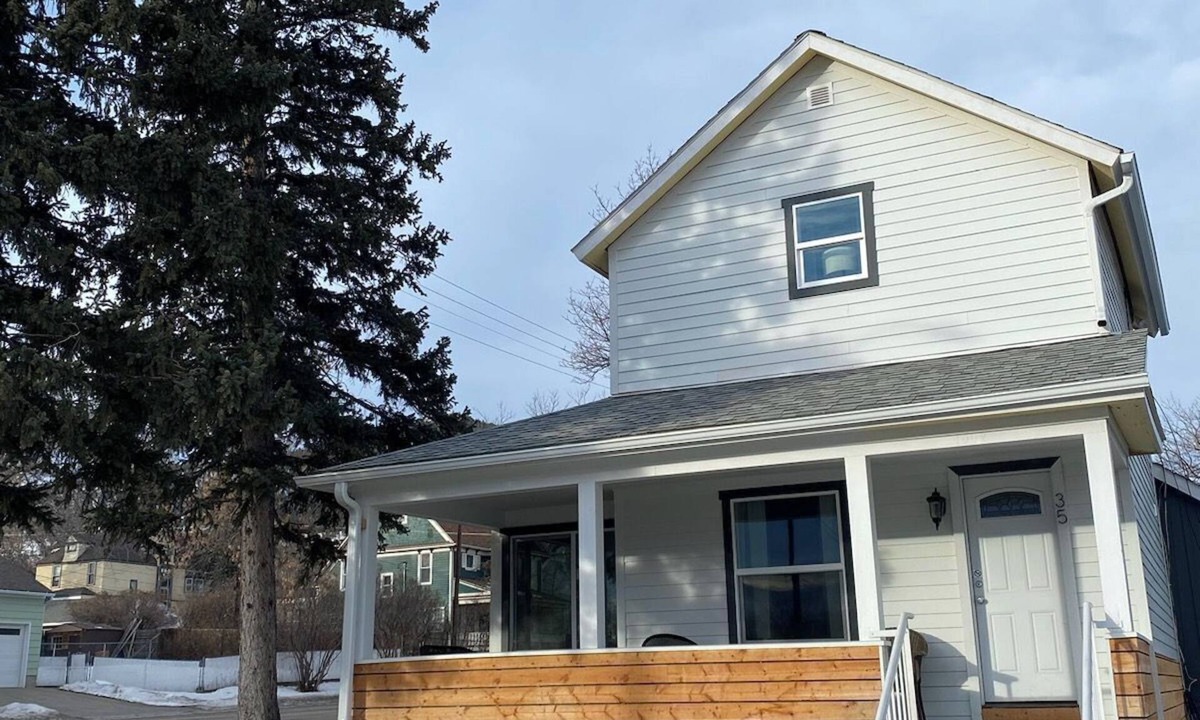 Helena House | Suites 35 +Up - Victorian Queen