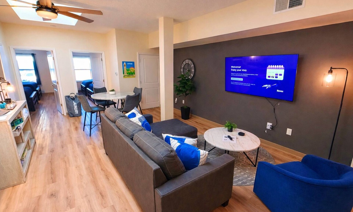 Oread Apartment | Suites On Mass - C3