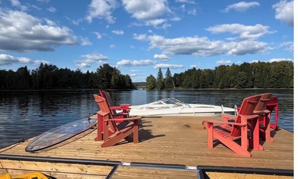 Dysart et al Cottage | Sully Shores Lakefront Getaway