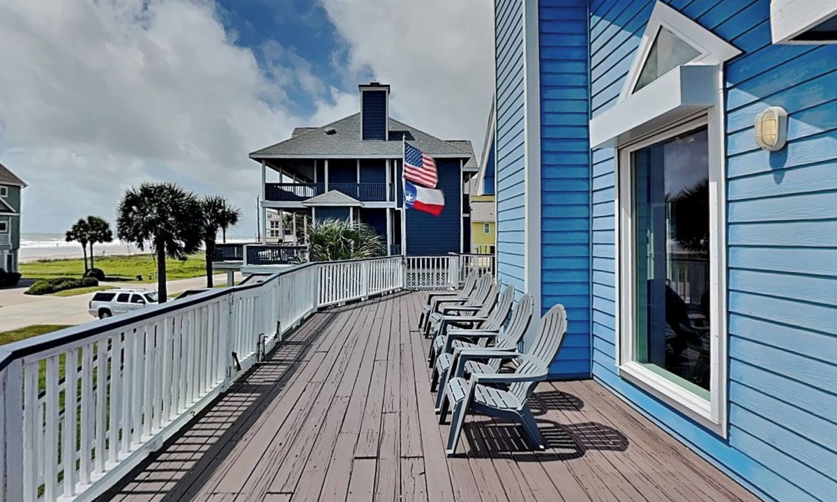 Hershey Beach Cottage | Summer Breeze by Ryson Vacation Rentals