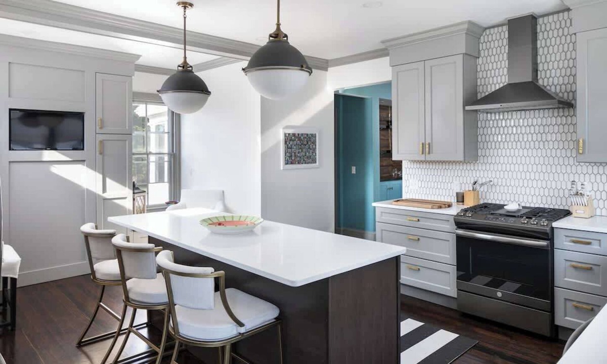 Fifth Ward House | Summer by Beach, Cliff Walk and Mansions!