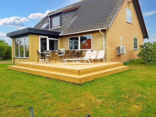 Maribo House | Summer Cottage Tucked Away In Coastal Area