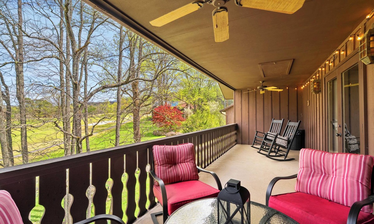 Pittman Center Condo | Summer Escape Smoky Mtn 2BR 2 BA Condo with Great Views