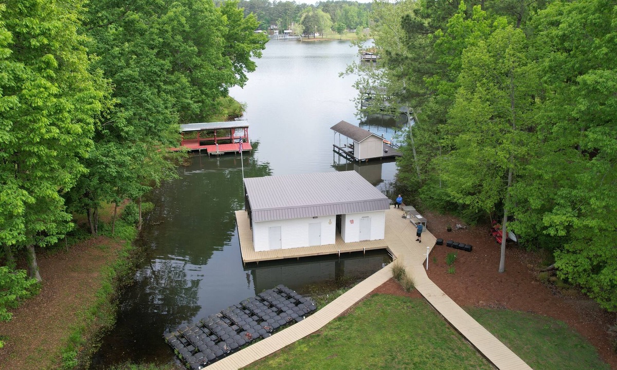 Henrico House | SUMMER FUN on Jimmies Creek Lake Gaston!nDIRECT ACCESS TO MAIN LAKE