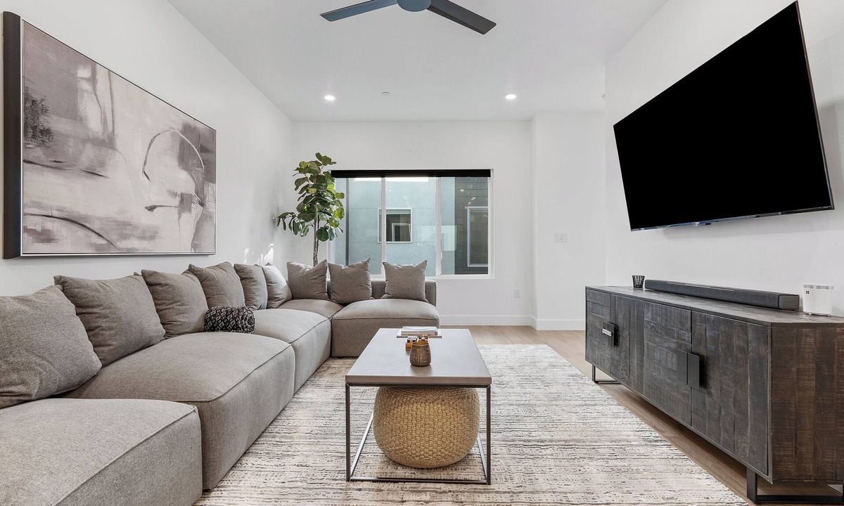 Downtown Salt Lake City House | Summer Getaway: Hot tub & Cold Plunge, Gear-dryer