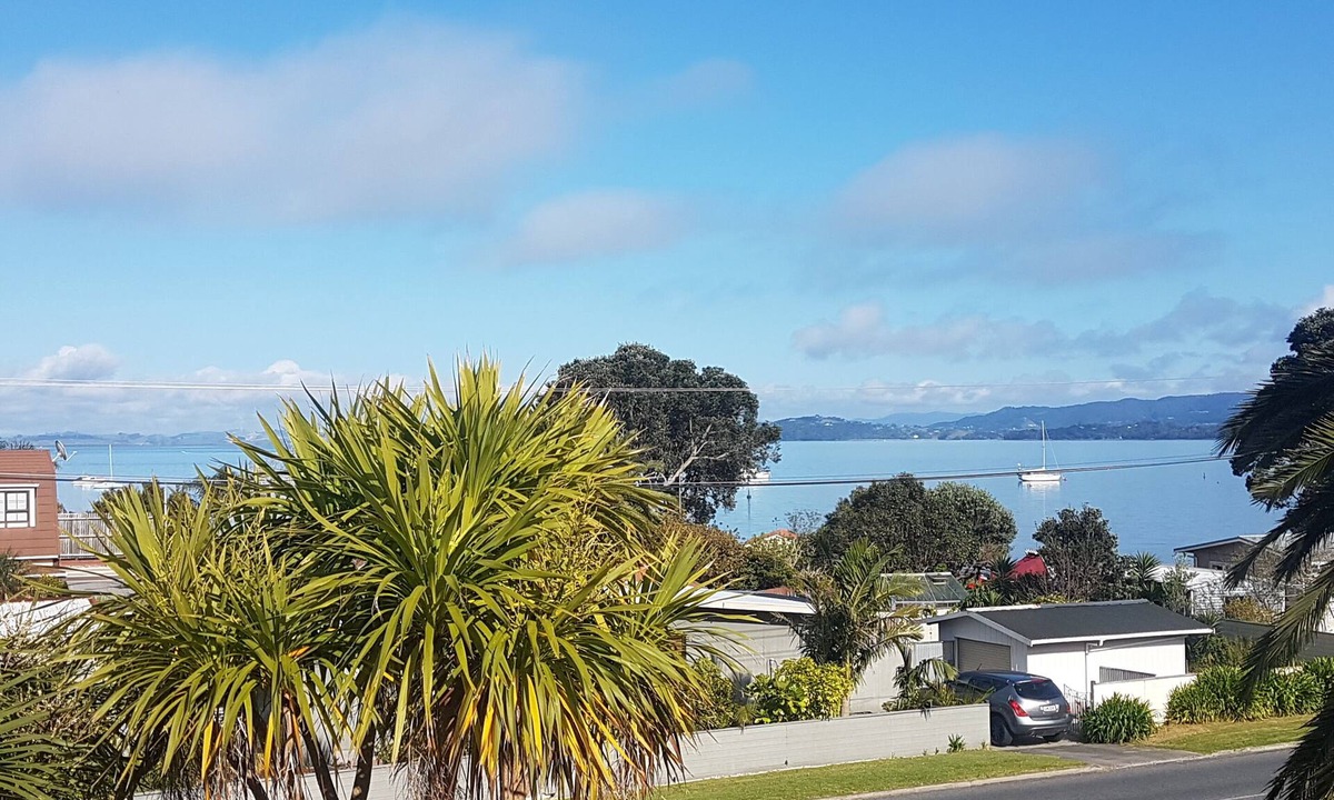 Whangarei Heads House | Summer getaway in McLeod Bay