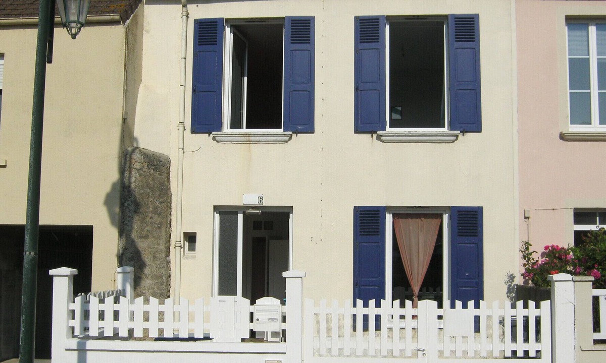 Arromanches-les-Bains House | Summer house with 3 main rooms 42m2 with sea view.