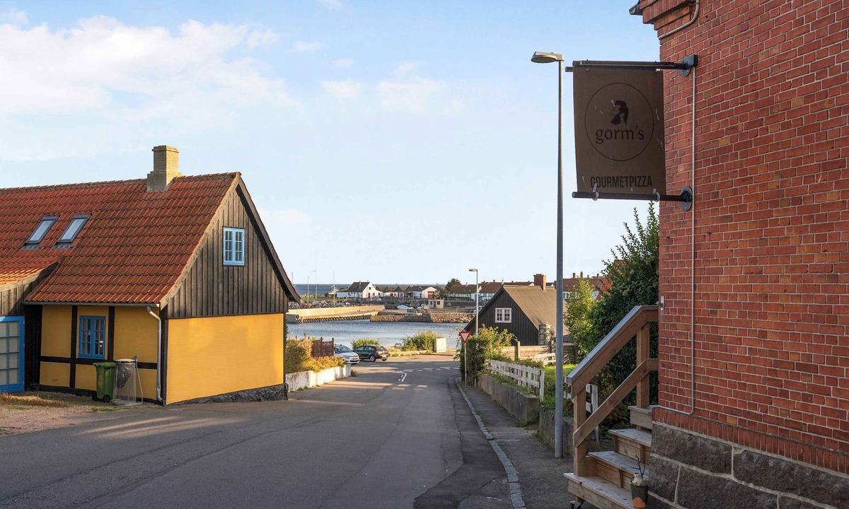 Svaneke Apartment | Summer holiday apt no 2 at beautiful Solgaarden