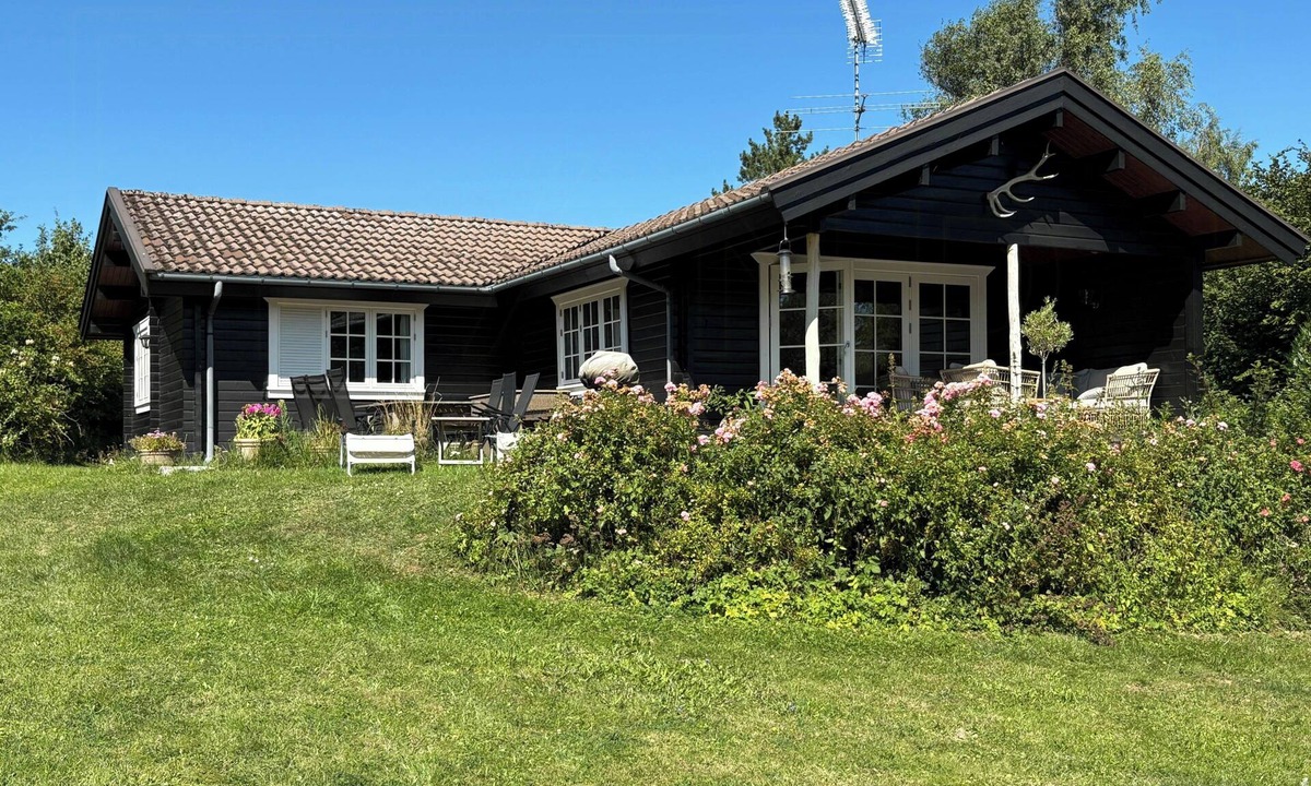 Holloselund House | Summer house overlooking Holløse near Tisvilde