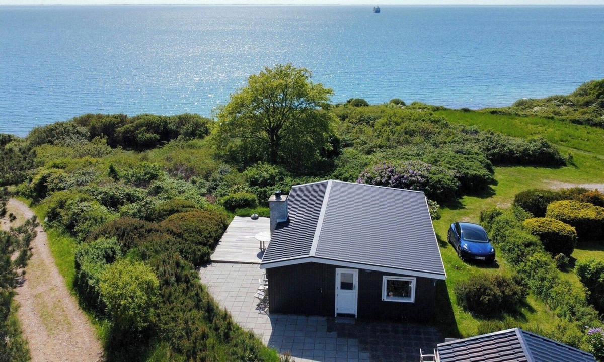 Kalundborg House | Summer house with fjord view at Røsnæs
