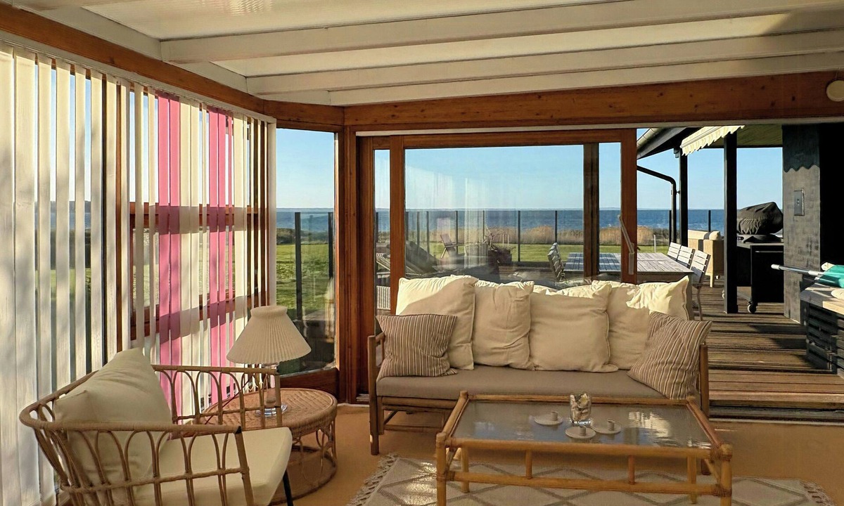 Middelfart House | Summer house with sea view on Fyn
