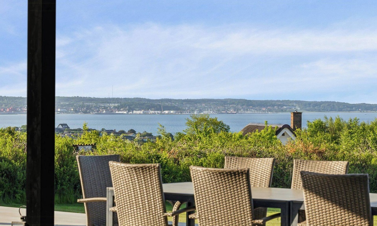 Handrup Strand House | Summer house with sea view high in Handrup